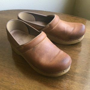 Dansko Clogs Womens 37 - Honey -